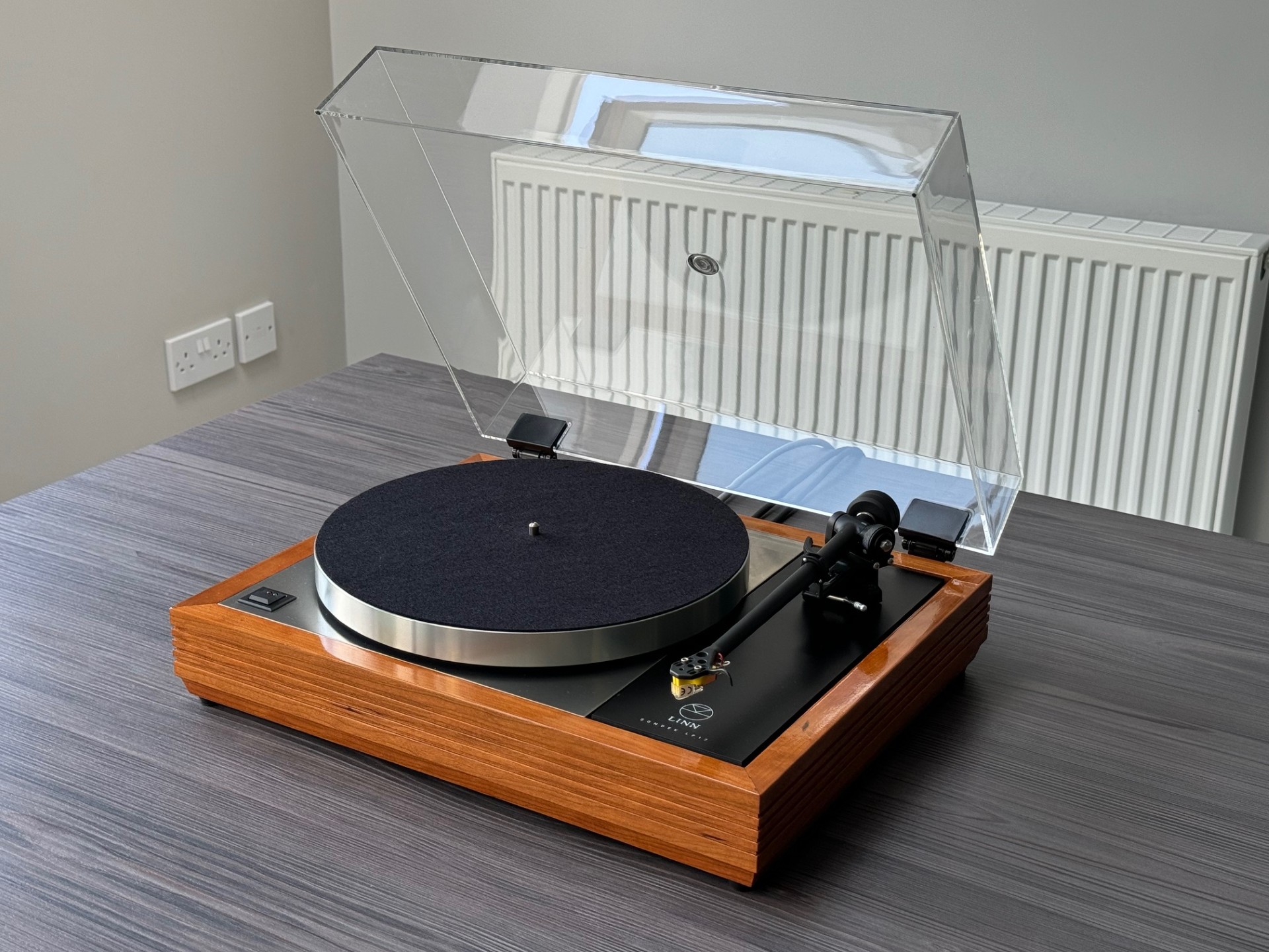 Linn LP12 – New Build on Superb Cherry Plinth Solid Sounds (Paul Knipe) plinth with Cirkus Bearing, Lingo external Power Supply, New Rega RB330 arm and almost new (demo) Rega Exact Cartridge.(0924.3)