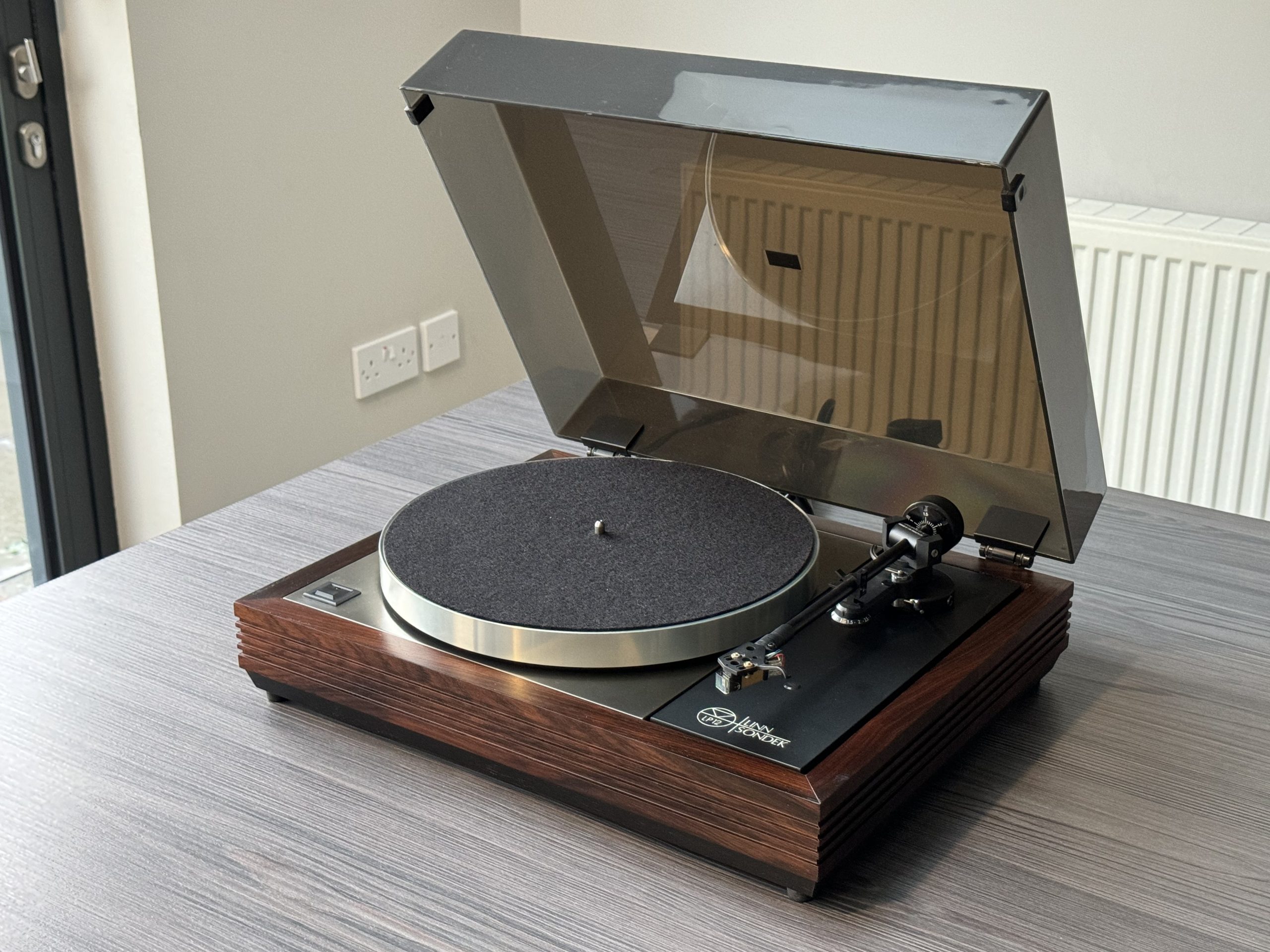 Linn Sondek LP12 – Rare Rosewood Shade – Superb Original condition, Linn LVX Arm, Ortofon M20FL(1124.4)